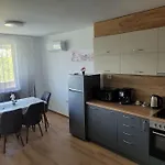 Apartamento Ap.mihalevi 2bedrooms,living And Kitchen *