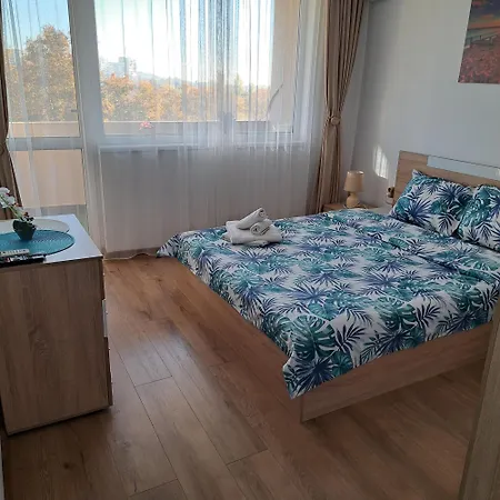 Ap.mihalevi 2bedrooms,living And Kitchen Daire Varna